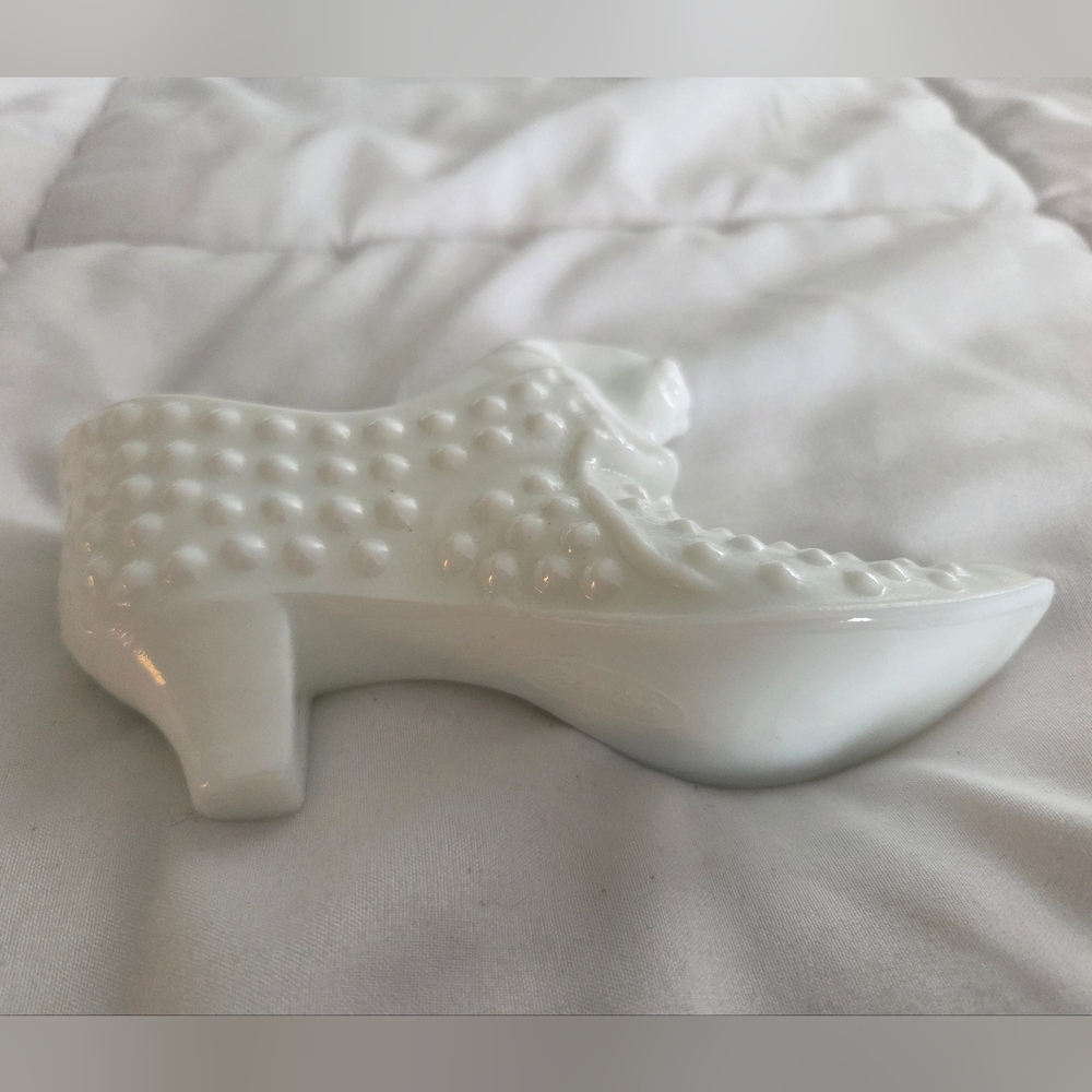 Vintage Fenton Milk Glass Slipper - Picture 6 of 6